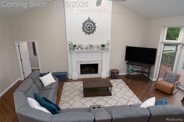 6514 Shagbark Drive, Troy, MI 48098