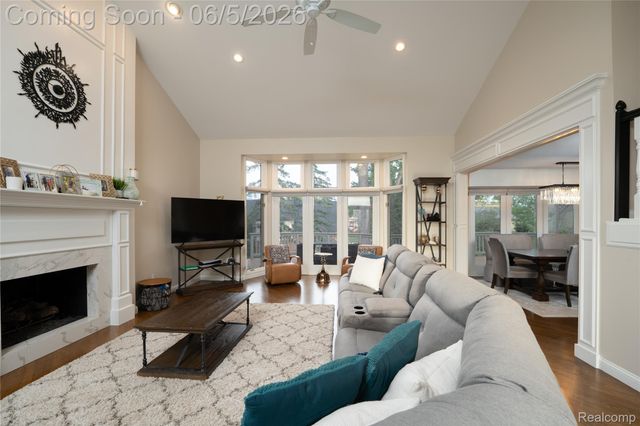 6514 Shagbark Drive, Troy, MI 48098