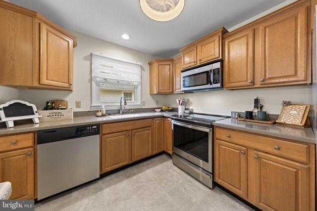 12 A WALNUT RD, Manahawkin, NJ 08050