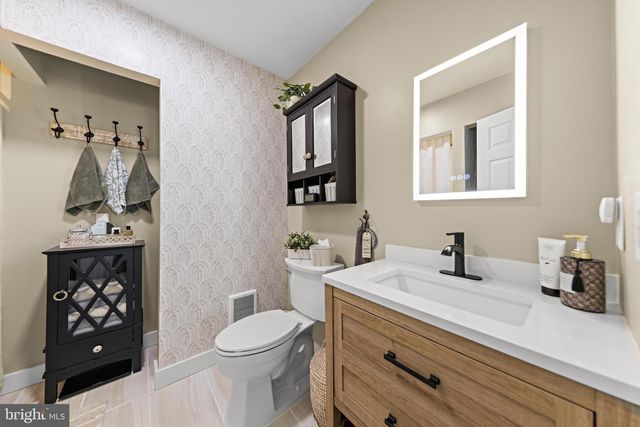 12 A WALNUT RD, Manahawkin, NJ 08050