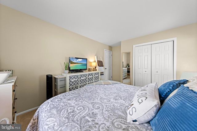 12 A WALNUT RD, Manahawkin, NJ 08050