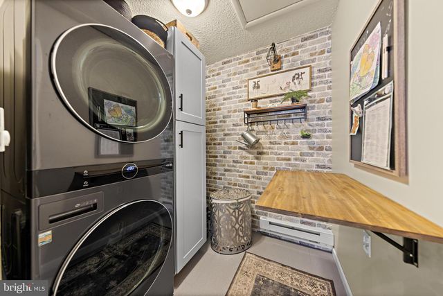 12 A WALNUT RD, Manahawkin, NJ 08050