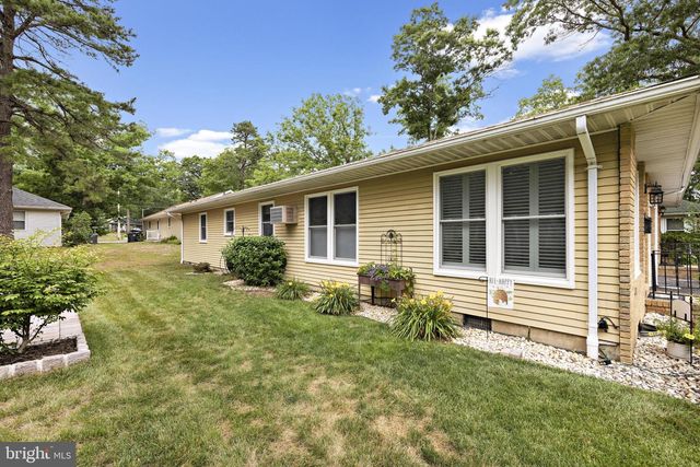 12 A WALNUT RD, Manahawkin, NJ 08050