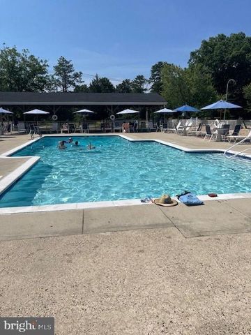 12 A WALNUT RD, Manahawkin, NJ 08050