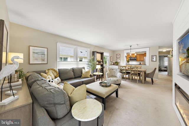 12 A WALNUT RD, Manahawkin, NJ 08050
