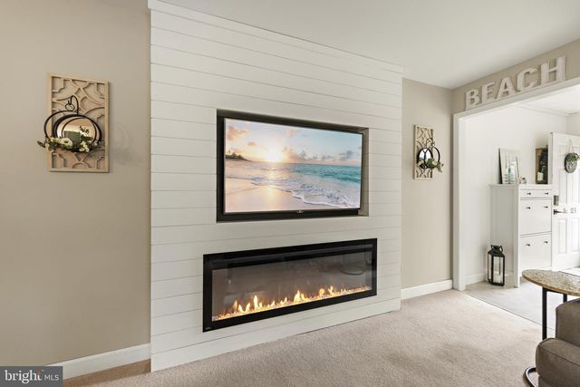12 A WALNUT RD, Manahawkin, NJ 08050