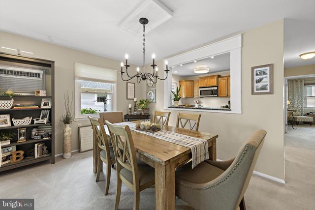 12 A WALNUT RD, Manahawkin, NJ 08050