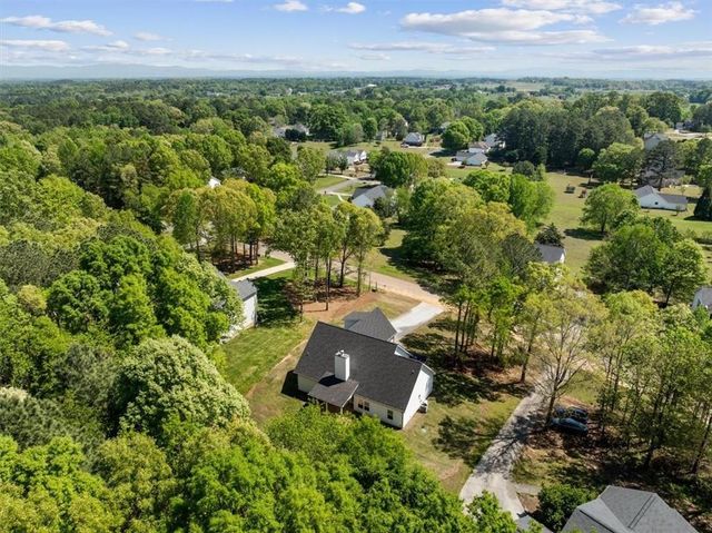 171 Duke Drive NE, Calhoun, GA 30701