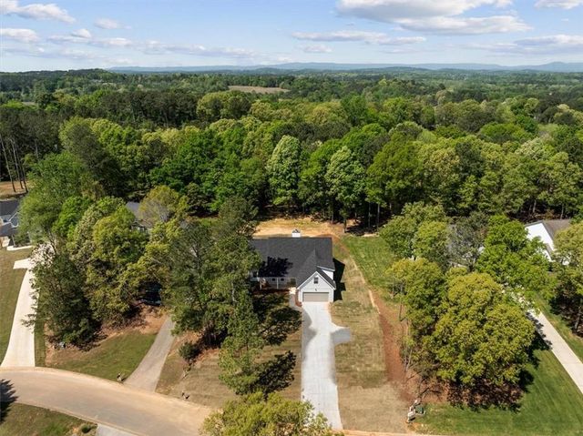 171 Duke Drive NE, Calhoun, GA 30701
