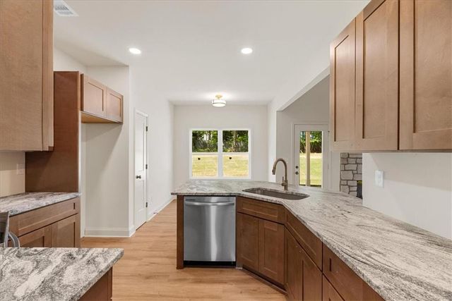 171 Duke Drive NE, Calhoun, GA 30701