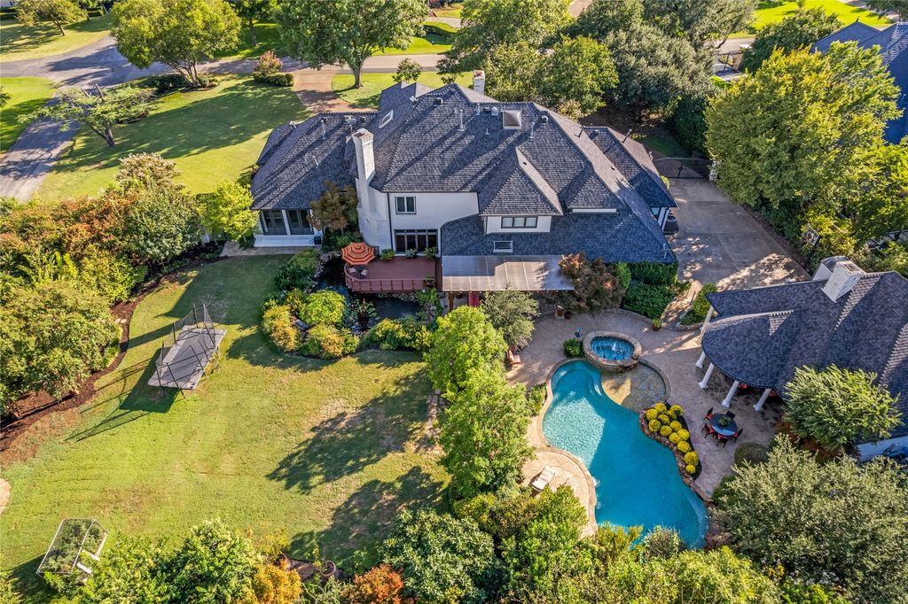 4731 N Lindhurst Avenue, Dallas, TX 75229