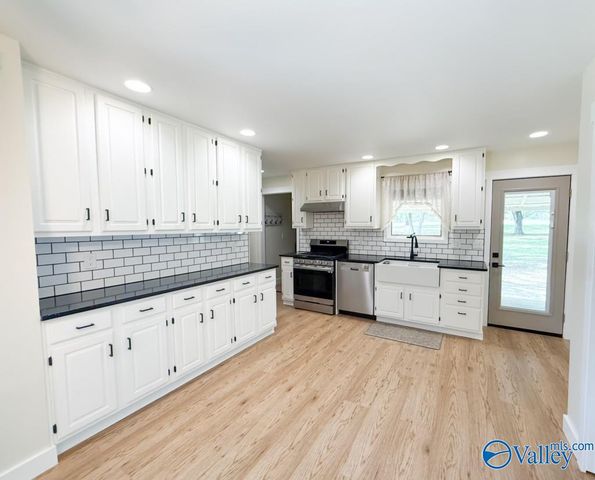 796 S Old Six Mile Road, Somerville, AL 35670