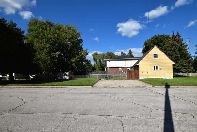 842 12TH AVENUE, Green Bay, WI 54304