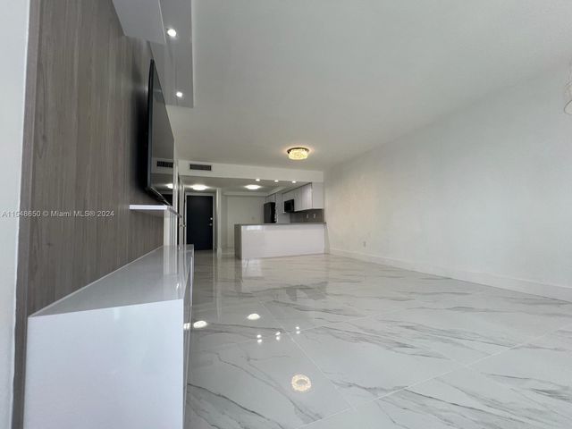 1301 NE Miami Gardens Dr 1101W, Miami, FL 33179