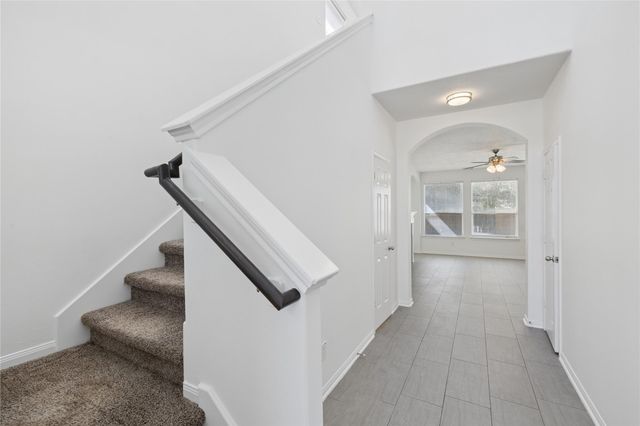 82 W Twinvale Loop, Conroe, TX 77384