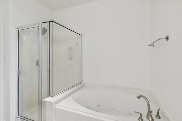 82 W Twinvale Loop, Conroe, TX 77384