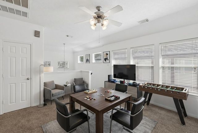 82 W Twinvale Loop, Conroe, TX 77384