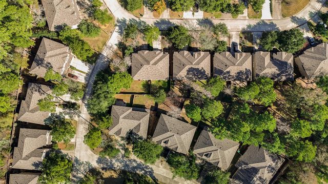 82 W Twinvale Loop, Conroe, TX 77384