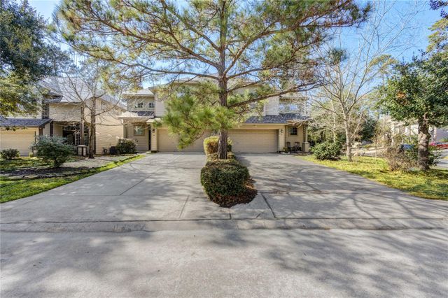 82 W Twinvale Loop, Conroe, TX 77384