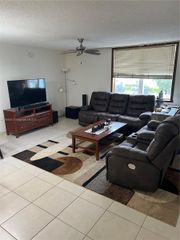 1050 SE 15th St 205, Fort Lauderdale, FL 33316