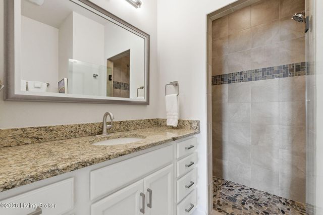 8220 Spring Glade Pl, Prospect, KY 40059