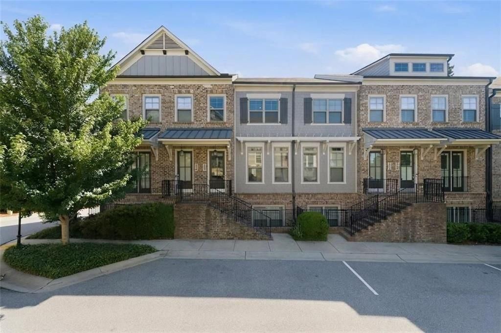 Image 1 of property listing at 3554 Parkside Way, Brookhaven, GA 30319