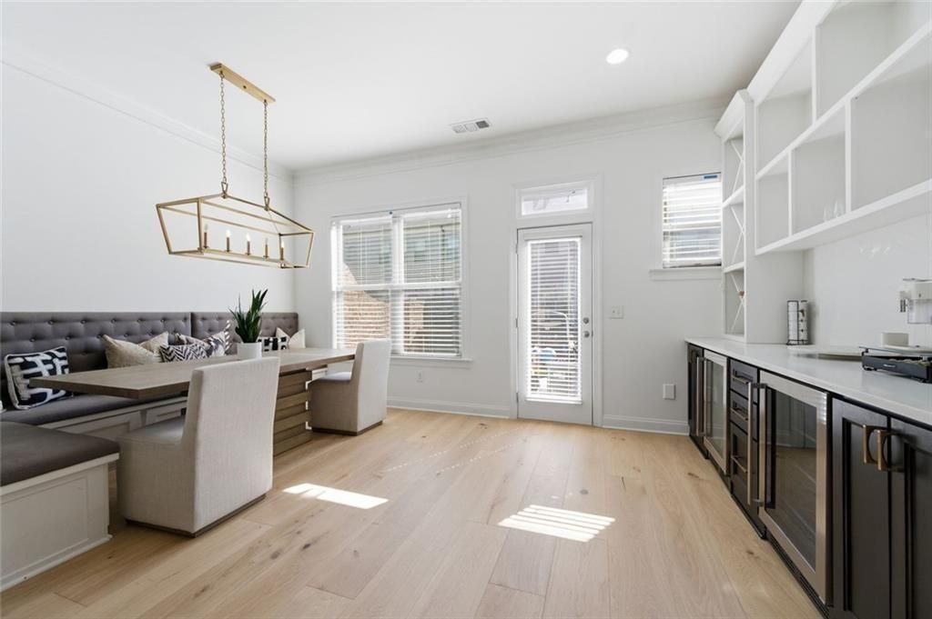 Image 4 of property listing at 3554 Parkside Way, Brookhaven, GA 30319