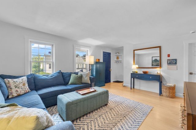 31 Merrimac St 31, Amesbury, MA 01913