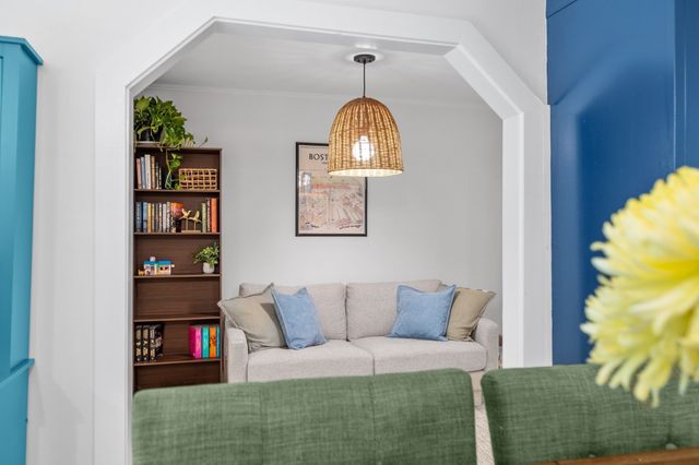 31 Merrimac St 31, Amesbury, MA 01913