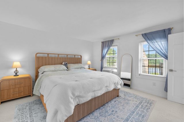 31 Merrimac St 31, Amesbury, MA 01913
