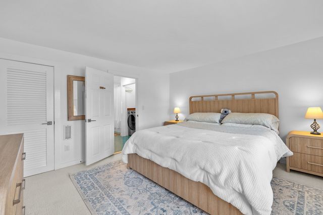 31 Merrimac St 31, Amesbury, MA 01913