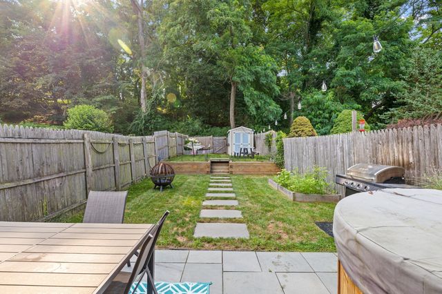 31 Merrimac St 31, Amesbury, MA 01913