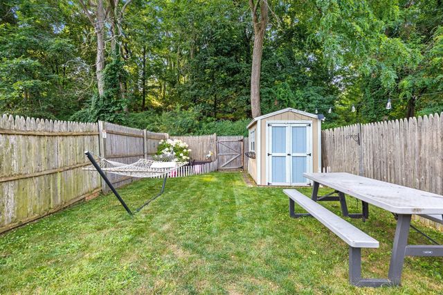 31 Merrimac St 31, Amesbury, MA 01913