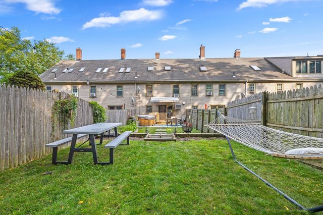 31 Merrimac St 31, Amesbury, MA 01913