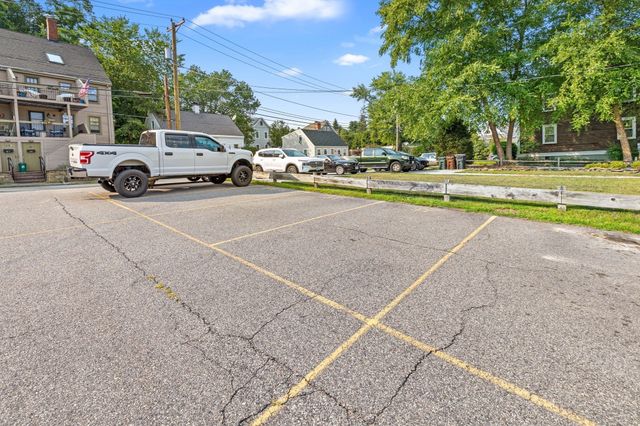 31 Merrimac St 31, Amesbury, MA 01913