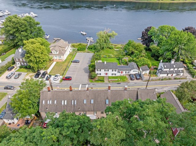 31 Merrimac St 31, Amesbury, MA 01913