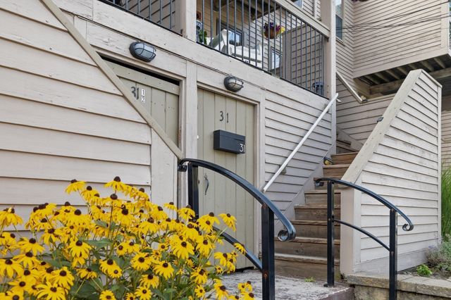 31 Merrimac St 31, Amesbury, MA 01913