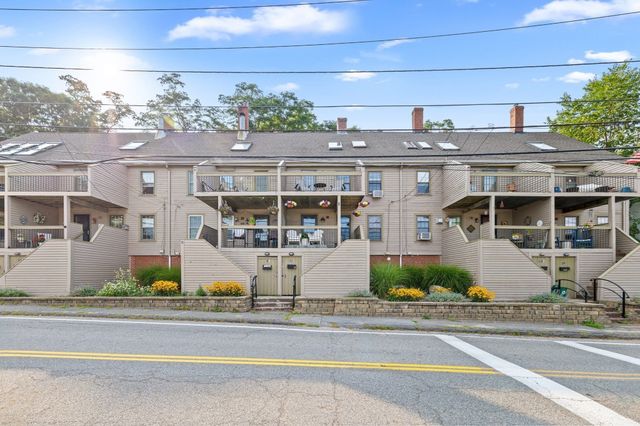 31 Merrimac St 31, Amesbury, MA 01913