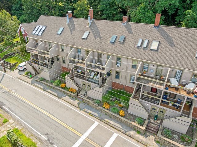 31 Merrimac St 31, Amesbury, MA 01913