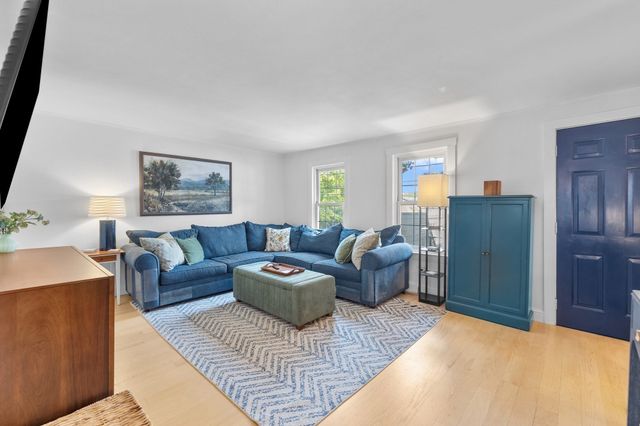 31 Merrimac St 31, Amesbury, MA 01913
