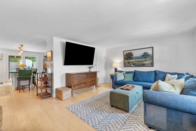 31 Merrimac St 31, Amesbury, MA 01913