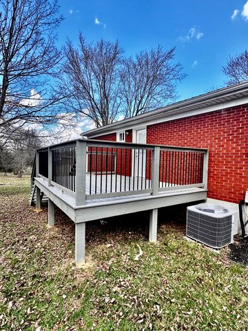 83 Cold Springs Drive, Lancaster, KY 40444