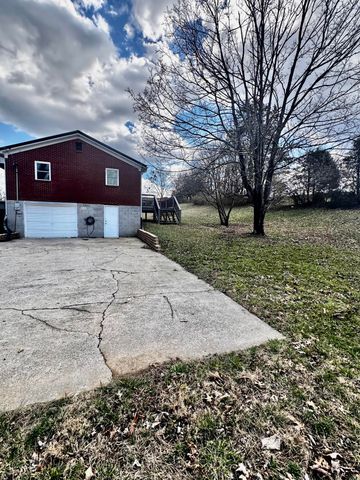 83 Cold Springs Drive, Lancaster, KY 40444