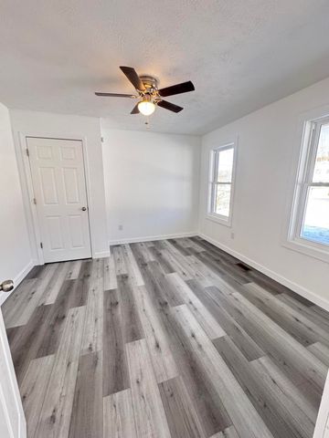 83 Cold Springs Drive, Lancaster, KY 40444