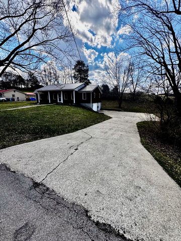 83 Cold Springs Drive, Lancaster, KY 40444