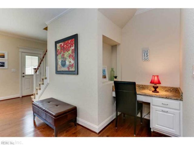 610 Towhee LN, Chesapeake, VA 23323