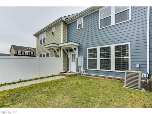 610 Towhee LN, Chesapeake, VA 23323