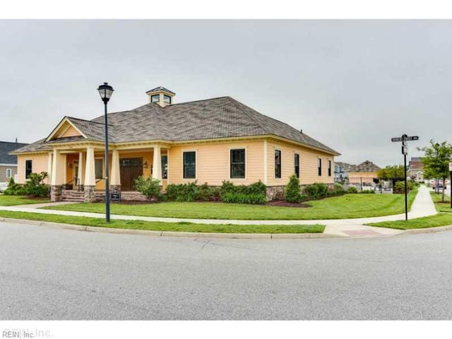 610 Towhee LN, Chesapeake, VA 23323