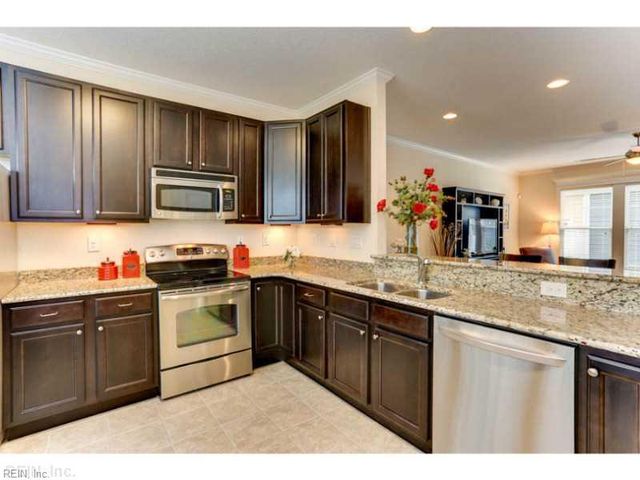 610 Towhee LN, Chesapeake, VA 23323
