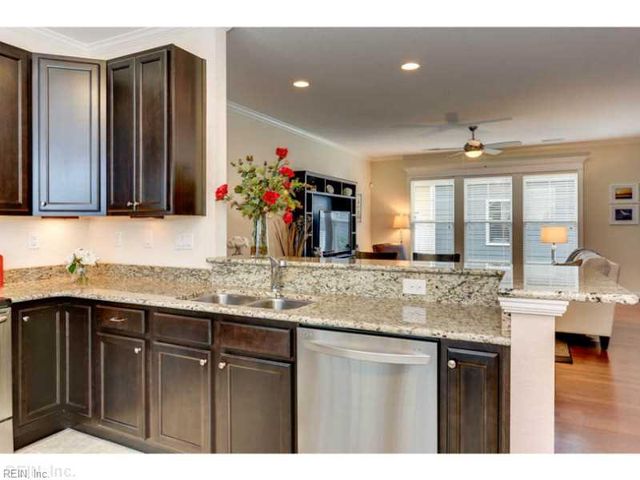 610 Towhee LN, Chesapeake, VA 23323